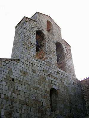 Detall del Santuari de la Mare de Déu del Coll Detall del Santuari de la Mare de Déu del Coll