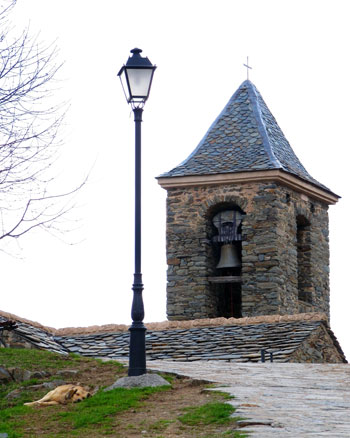 Campanar de l'església de Sant Victor a Dòrria Campanar de l'església de Sant Victor a Dòrria